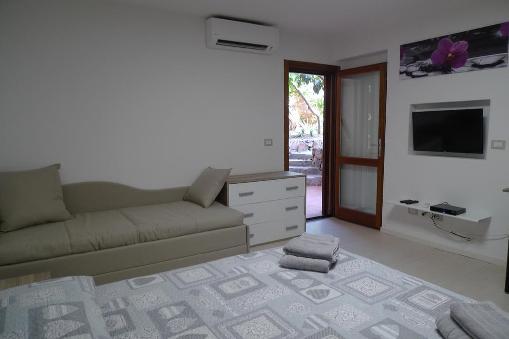Villaggio Est Affittacamere San Teodoro  Exterior photo