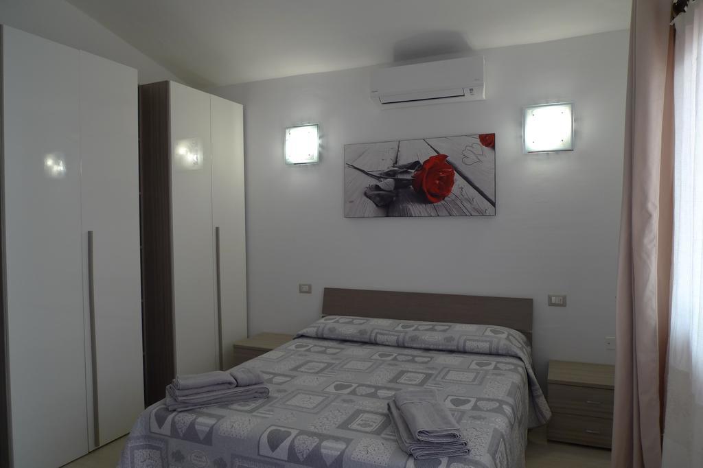 Villaggio Est Affittacamere San Teodoro  Exterior photo