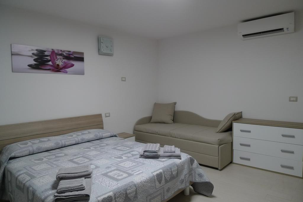 Villaggio Est Affittacamere San Teodoro  Exterior photo