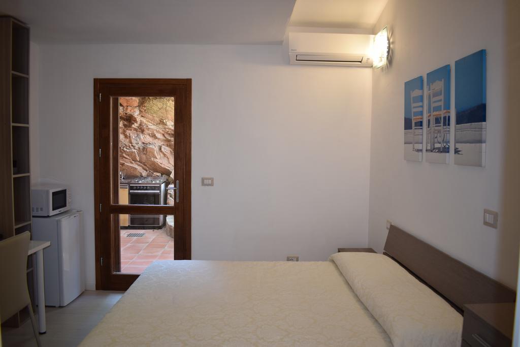 Villaggio Est Affittacamere San Teodoro  Exterior photo